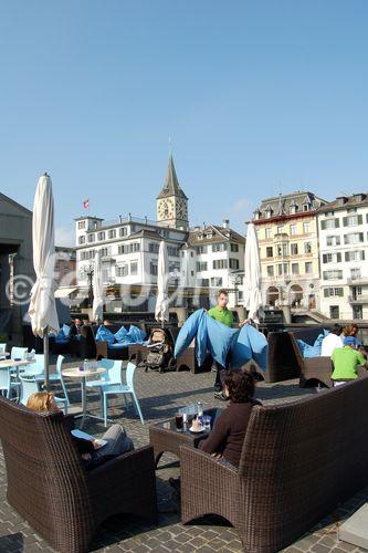 Im Rathaus-Café in der Euro 2008 Fanzone am Limmatquai kann man gemütlich verweilen