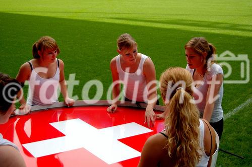 Proben für die Eröffnungsfeier der Euro 2008 im Basler St. Jakobsstadion wenige Tage vor dem Anpfiff. 