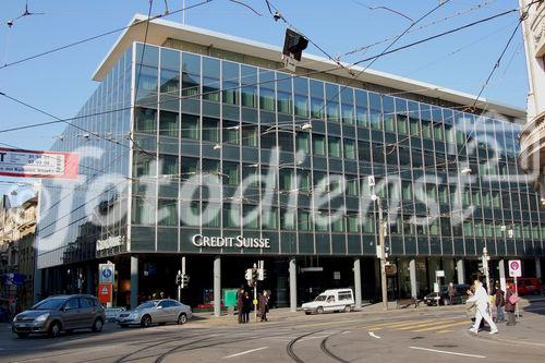 Credit Suisse in Basel, Bank, Finanzinstitut, Börse Crash, Geld, Handel, Anleger, Transaktionen, fussball-Sponsor Euro 08: Switzerland, Basel-City, Banking Institut Credit Suisse, football team sponsor, money, transactions, stock exchange, crash, investors