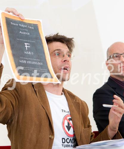 (C) fotodienst.at / Anna Rauchenberger - Wien, am 17.05.2011 - Die größte medizinische Hilfsorganisation, Ärzte ohne Grenzen/Médecins Sans Frontières (MSF), ist 40 Jahre alt und hält Rückschau über das vergangene Jahr und die Einsätze der vergangenen Jahrzehnte. Im Rahmen einer Pressekonferenz wurde der Jahresbericht 2010 präsentiert. FOTO: Dr. Florian Breitenecker, Aids Experte, Ärzte ohne Grenzen Österreich