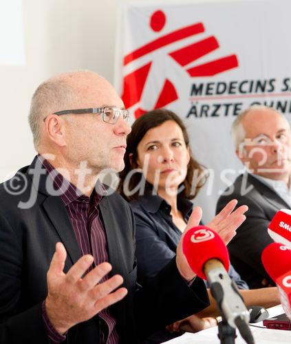 (C) fotodienst.at / Anna Rauchenberger - Wien, am 17.05.2011 - Die größte medizinische Hilfsorganisation, Ärzte ohne Grenzen/Médecins Sans Frontières (MSF), ist 40 Jahre alt und hält Rückschau über das vergangene Jahr und die Einsätze der vergangenen Jahrzehnte. Im Rahmen einer Pressekonferenz wurde der Jahresbericht 2010 präsentiert. FOTO: Dr. Reinhard Dörflinger, Präsident Ärzte ohne Grenzen Österreich