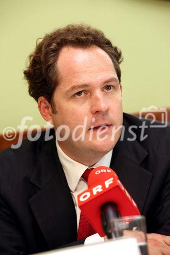 (C) fotodienst/Anna Rauchenberger - Wien, 09.06.2008 - Wirtschaftskammer Österreich - Fachverband der Mineralölindustrie: Die Mineralölwirtschaft in Österreich: Hintergründe zum Ölpreis und zum internationalen Marktgefüge. FOTO: Johannes Benigni, Geschäftsführer JBC Energy
