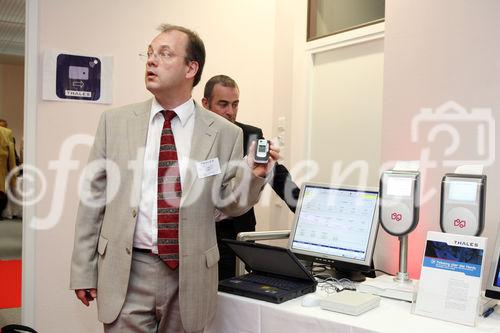 (C) fotodienst/Anna Rauchenberger - Wien, 03.06.2008 - Auf der Hausmesse präsentiert Thales innovative Produkte im Bereich Schiene. Thales ist ein führendes internationales Elektronikunternehmen und Systemhaus mit weltweiten Aktivitäten auf den Märkten Verteidigung, Luft- & Raumfahrt sowie Sicherheit. Thales Österreich hat sich international als Kompetenzzentrum für Eisenbahntechnik einen Namen gemacht.