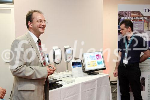 (C) fotodienst/Anna Rauchenberger - Wien, 03.06.2008 - Auf der Hausmesse präsentiert Thales innovative Produkte im Bereich Schiene. Thales ist ein führendes internationales Elektronikunternehmen und Systemhaus mit weltweiten Aktivitäten auf den Märkten Verteidigung, Luft- & Raumfahrt sowie Sicherheit. Thales Österreich hat sich international als Kompetenzzentrum für Eisenbahntechnik einen Namen gemacht.