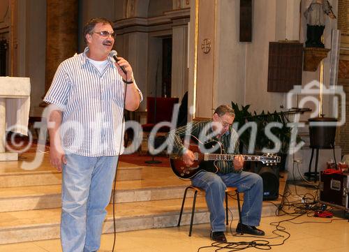 (C) Anna Rauchenberger - Wien, am 30.5.2008 - Die Lange Nacht der Kirchen drehte sich in der Pfarre St. Johann am Keplerplatz im 10. Wiener Gemeindebezirk alles um die Kultur der Volksgruppe der Roma. FOTO: Musik der Roma: Roma-Band Amenza Ketane