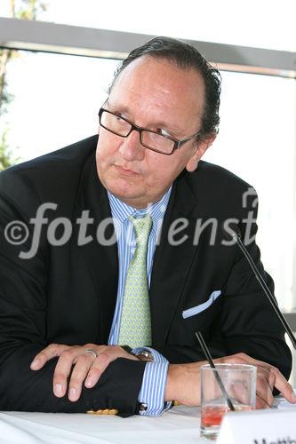 (C) fotodienst/Anna Rauchenberger - Wien, 27.05.2008 - VI. OEGV Speaker?s Lounge des Österreichischen Generikaverbandes (OEGV) zum Thema 'Strategie verlangt Treue - Maßnahmen für mehr Compliance'. FOTO: Univ.-Prof. Dr. Matthias P. Schönermark (Institut für Epidemiologie, Sozialmedizin und Gesundheitsforschung, Medizinische Hochschule Hannover, HTA-Studienautor)