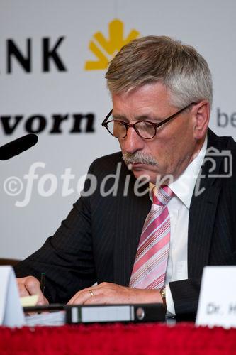 Die Berliner Wirtschaftsgespräche e.V. luden zur Diskussion in die Commerzbank Berlin ein. Foto:  Dr. Thilo Sarrazin (Senator für Finanzen, Berlin). (C)Fotodienst/Jan-Paul Kupser