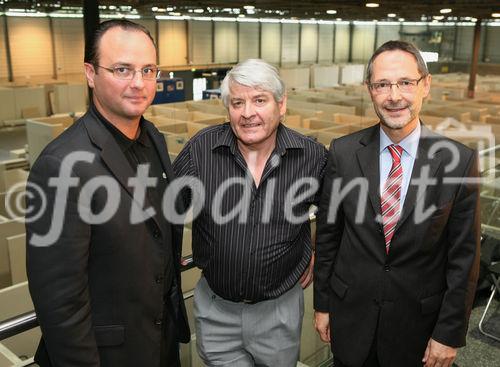 (C) fotodienst/Anna Rauchenberger - Wien, 19.05.2008 - Der Aufbau im Wiener FanCamp für die EURO 2008 ist nahezu abgeschlossen. Aus 26.000 Quadratmeter Gipskartonplatten von RIGIPS, 43.100 Laufmeter Metallprofilen und 1540 Arbeitsstunden entseht derzeit die größte Fan-Unterkunft Österreichs. Das Projekt verlangt von RIGIPS und allen Partnern kreative Lösungen Teamwork. FOTO v.l.: Marc David (Rigips, Projektleiter rigips4fans), Friedrich Bauer (Bauleiter Projekt FanCamp, ehem. Rigips-Mitarbeiter), Mag. Othmar Wutscher (General Manager Saint-Gobain Rigips Austria)