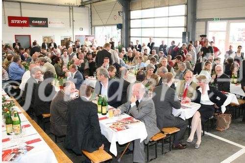 (C) fotodienst/Anna Rauchenberger - Wien, 16.05.2008 - Eröffnung Steyr Center Nord: Steyr eröffnete am 16. Mai 2008 das neue große Steyr Center Nord in Harmannsdorf-Rückersdorf und bietet damit für das wichtige Einzugsgebiet Wald- und Weinviertel optimalen Verkaufs-, Werkstätten- und Ersatzteiledienst nahe beim Kunden.