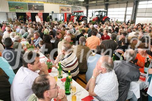 (C) fotodienst/Anna Rauchenberger - Wien, 16.05.2008 - Eröffnung Steyr Center Nord: Steyr eröffnete am 16. Mai 2008 das neue große Steyr Center Nord in Harmannsdorf-Rückersdorf und bietet damit für das wichtige Einzugsgebiet Wald- und Weinviertel optimalen Verkaufs-, Werkstätten- und Ersatzteiledienst nahe beim Kunden.