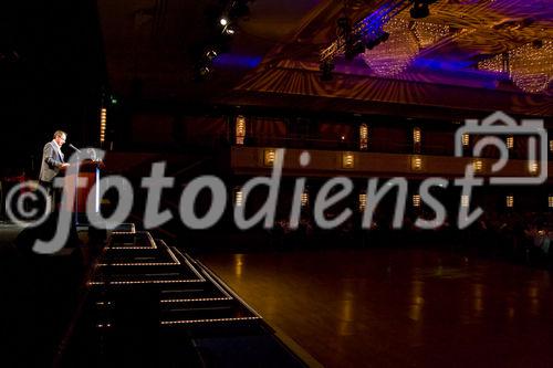 Moderator des Abends zur Jubiläumsveranstaltung des Deutschen Franchise-Verbands im Maritim-Hotel Berlin: Ferdinand Linzenich (Geschäftsführer Cogito Media GbR). (C)Fotodienst/Jan-Paul Kupser