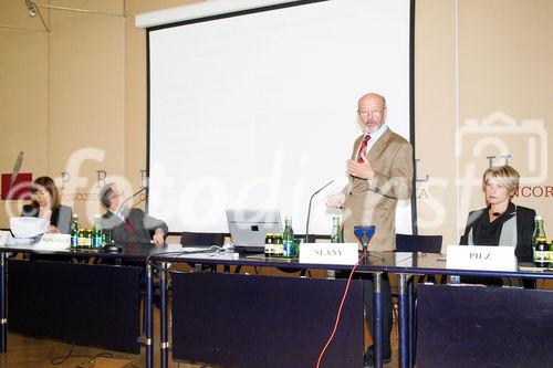 (c) fotodienst/Dan Carabas - Wien 14.05.08 - Hochdruck. Achtung Nebenwirkungen! - Foto v.l.: Univ. Prof. Dr. Anita Rieder, Univ. Prof. Dr. Bruno Watschinger, Univ. Prof. Dr. Jörg Slany, OA Univ. Prof. Dr. Heidemarie Pilz 