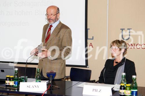 (c) fotodienst/Dan Carabas - Wien 14.05.08 - Hochdruck. Achtung Nebenwirkungen! - Foto: v.l.: Univ. Prof. Dr. Jörg Slany, OA Univ. Prof. Dr. Heidemarie Pilz 