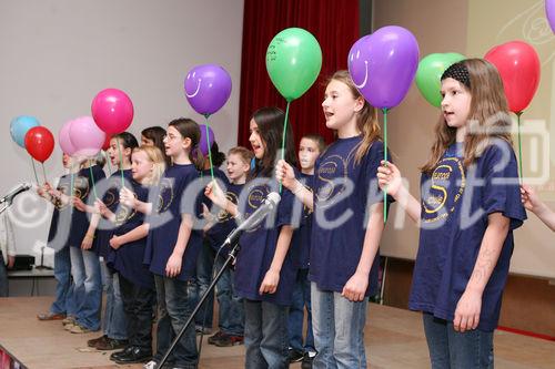 (C) fotodienst/Anna Rauchenberger - Wien, 09.05.2008 - Bundesministerium für europäische und internationale Angelegenheiten: Launch-Veranstaltung zu Alter Ego ? Europäischer Kunstwettbewerb für Jugendliche. FOTO: Beitrag von Schülern als Vertreter verschiedener Wiener Schulen, in denen europäische Sprachen unterrichtet werden 