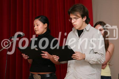 (C) fotodienst/Anna Rauchenberger - Wien, 09.05.2008 - Bundesministerium für europäische und internationale Angelegenheiten: Launch-Veranstaltung zu Alter Ego ? Europäischer Kunstwettbewerb für Jugendliche. FOTO: Beitrag von Schülern als Vertreter verschiedener Wiener Schulen, in denen europäische Sprachen unterrichtet werden 