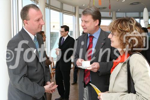 (C) fotodienst/Anna Rauchenberger - Wien, 30.4.2008 - Wiener Gratis Kinderbuch 'Tscho total vernetzt': Microsoft Österreich präsentiert ein neues Sicherheitsbuch für Volksschulkinder. Das Buch ist in Zusammenarbeit mit den Wiener Kinderfreunden und der Stadt Wien für den sicheren Umgang im Internet entstanden. 