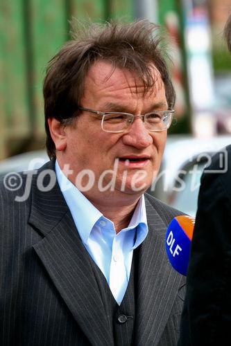 Gerd Lottsiepen - verkehrspolitischer Sprecher des Verkehrsclub Deutschland - im Interview mit Medien, die dem Aufruf der VCD-Aktion für mehr Klimaschutz im Verkehr gefolgt sind.
(C)Fotodienst/Jan-Paul Kupser