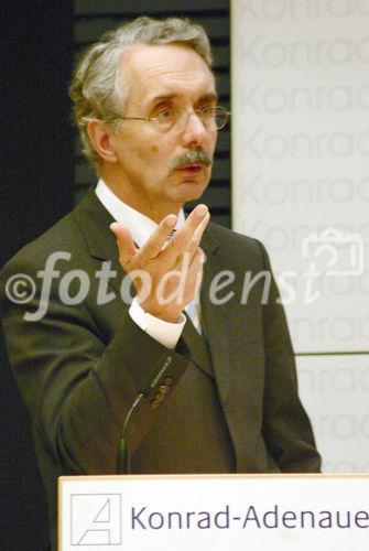 Panel II: Hartmut Schauerte, MdB (Parlamentarischer Staatssekretär, Bundesministerium für Wirtschaft und Technologie). (C)Fotodienst/Markus Mirschel