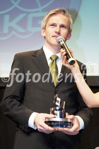 (c) fotodienst/Dan Carabas - Wien 24.04.08 - AKG mit Exportpreis der Außenwirtschaft Österreich ausgezeichnet - FOTO v.l.: Alfred Reinprecht, Vice President für Marketing & Product Management bei AKG