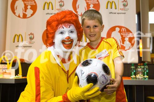 McDonald’s, offizieller Sponsor der Uefa Euro 2008 stellte die Kinder der McDonald’s 