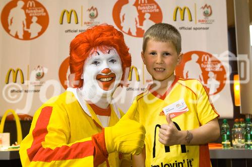 McDonald’s, offizieller Sponsor der Uefa Euro 2008 stellte die Kinder der McDonald’s 