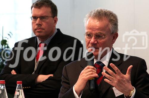 Prof. Andreas Tünnermann (Leiter des Frauenhofer-Instituts für Angewandte Optik und Feinmechanik, Jena) und Prof. Hans-Jörg Bullinger (Präsident der Frauenhofer-Gesellschaft, München) präsentierten auf der Hannover Messe 2008 Studien zum Thema 