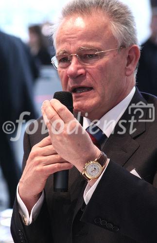 Prof. Hans-Jörg Bullinger (Präsident der Frauenhofer-Gesellschaft, München) präsentierte auf der Hannover Messe 2008 Studien zum Thema 