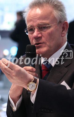 Prof. Hans-Jörg Bullinger (Präsident der Frauenhofer-Gesellschaft, München) präsentierte auf der Hannover Messe 2008 Studien zum Thema 