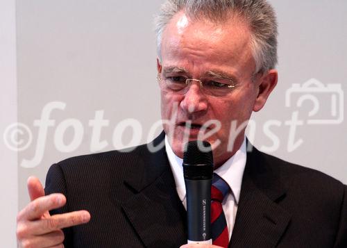 Prof. Hans-Jörg Bullinger (Präsident der Frauenhofer-Gesellschaft, München) präsentierte auf der Hannover Messe 2008 Studien zum Thema 