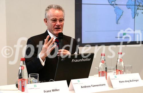 Prof. Hans-Jörg Bullinger (Präsident der Frauenhofer-Gesellschaft, München) präsentierte auf der Hannover Messe 2008 Studien zum Thema 