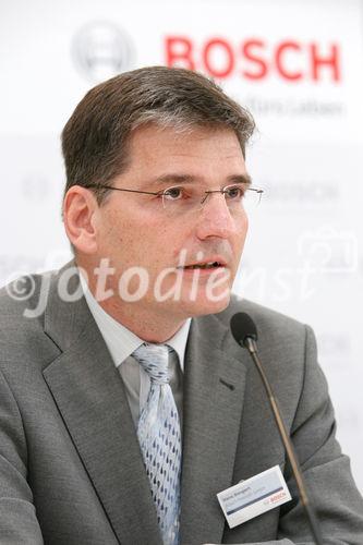 (C) fotodienst/Anna Rauchenberger - Wien, 17.4.2008 - Bosch Österreich ist weiterhin auf Wachstumskurs, Bosch Thermotechnik ist mit den Marken Buderus und Junkers erfolgreich, Bosch Rexroth ist gut unterwegs. FOTO: Hans Bangert (Vorsitzender der Geschäftsleitung von Bosch Rexroth in Österreich)