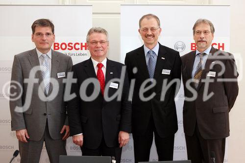 (C) fotodienst/Anna Rauchenberger - Wien, 17.4.2008 - Bosch Österreich ist weiterhin auf Wachstumskurs, Bosch Thermotechnik ist mit den Marken Buderus und Junkers erfolgreich, Bosch Rexroth ist gut unterwegs. FOTO v.l.: Hans Bangert (Vorsitzender der Geschäftsleitung von Bosch Rexroth in Österreich), Ernest Fiedler (Standortverantwortlicher und kaufmännischer  Leiter des Bosch-Werks in Hallein), Dr. Karl Strobel (Alleinvorstand der Robert Bosch AG und Repräsentant der Bosch-Gruppe in Österreich), Robert Kordik (Verkaufsleiter Handel Junkers Österreich und Thermotechnik-Geschäft Slowenien, sowie General-Manager der Buderus Austria Heiztechnik GmbH)