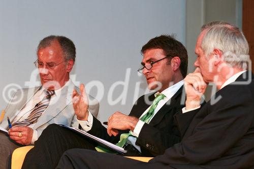 Dieter Walch (ZDF-Metereologe); Dr. Mathias Krahl (Boston Consulting Group); Hans-Jürgen Cramer (Vattenfall Europe AG Vorstand Vertrieb). (C)Fotodienst/Jan-Paul Kupser