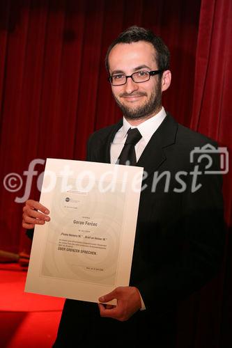 (C) fotodienst/Anna Rauchenberger - Wien, 10.4.2008 - Österreichischer Dramenwettbewerb 2007 für Kroatien - 'Über Grenzen sprechen'. Als Sieger des österreichischen Dramenwettbewerbs 2007 für Kroatien 'Über Grenzen sprechen' erhält Goran Fer?ec im Rahmen einer Late Night Show mit Lesung und Live/Musik den mit EUR 3.500 dotierten Preis für seinen Text 'Pismo Heineru M.' FOTO: Autor und Preisträger Goran Fer?ec.
