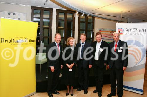 John M. Koenig (Deputy Chief of Mission, US-Embassy Berlin); Alison Smale (Managing Editor, International Herald Tribune); Hans-Ulrich Klose, MdB (Vice Chairman of the Committee on Foreign Affairs of the German Bundestag; Chairman of the German-American Parliamentary Group); Dr. Thomas Greven
(Lecturer, Freie Universität Berlin, International Summer and Winter University - FUBiS Senior Research Fellow, German Institute for International Relations Berlin); Dipl.-VW Carl Graf von Hohenthal
(Brunswick Group GmbH). (C)Fotodienst/Jan-Paul Kupser