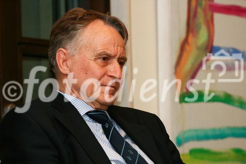 Hans-Ulrich Klose, MdB
(Vice Chairman of the Committee on Foreign Affairs of the German Bundestag; Chairman of the German-American Parliamentary Group). (C)Fotodienst/Jan-Paul Kupser