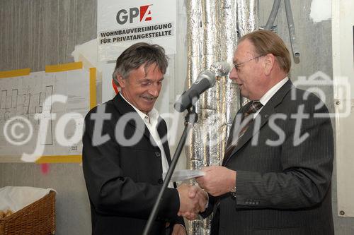 Feierlichkeit zur Dachgleiche, Wien 23., Welingergasse 7. 
Foto v.li: Hans Portschy (Polier); Walter Zwiauer (WBV; Vors.des GPA Privatstiftungsvorstandes)
©fotodienst/Nadine Bargad