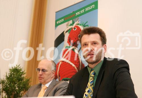 (C) fotodienst/Anna Rauchenberger - Wien 07.04.2008 - HDI bringt Bewegung in Österreichs Versicherungslandschaft. FOTO v.l.: Jens Wohlthat (Aufsichtsratvorsitzender der HDI Hannover Versicherung AG, Wien, Vorstand der HDI-Gerling Industrie Versicherung AG, Hannover und  der HDI-Gerling International Holding AG, Hannover), Günther Weiß (Vorstandsvorsitzender der HDI Hannover Versicherung AG, Wien)