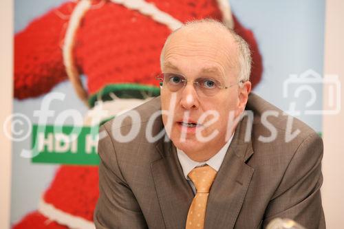 (C) fotodienst/Anna Rauchenberger - Wien 07.04.2008 - HDI bringt Bewegung in Österreichs Versicherungslandschaft. FOTO: Jens Wohlthat (Aufsichtsratvorsitzender der HDI Hannover Versicherung AG, Wien, Vorstand der HDI-Gerling Industrie Versicherung AG, Hannover und  der HDI-Gerling International Holding AG, Hannover)