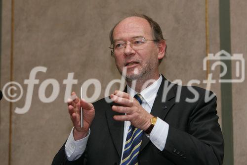 (C) fotodienst/Anna Rauchenberger - Wien 03.04.2008 - Das Austrian Security Forum (ASF)stellt die Techconsult Multiclient-Studie 'IT-Security in Österreich 2008' vor. FOTO: Edmund Lindau (Computerwelt, Vorstandsmitglied asf)