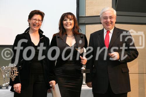 (C) fotodienst/Anna Rauchenberger - Wien, 9.4.2008 - 23.Internationale Wirtschaftsfilmtage: 64 Spitzen-Produktionen des Wirtschaftsfilms aus Österreich, Deutschland, der Schweiz, Liechtenstein und Südtirol im Ringen um den 'Grand Prix Victoria' als bester Wirtschaftsfilm. FOTO: Gen.Dir.Dr. Walter Rothensteiner (RZB), Staatssekretärin im BMWA Christine Marek (li.), Dragana Mirkovic Bijelic (DMSAT)