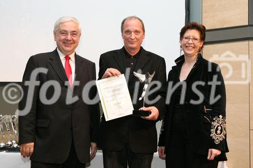 (C) fotodienst/Anna Rauchenberger - Wien, 9.4.2008 - 23.Internationale Wirtschaftsfilmtage: 64 Spitzen-Produktionen des Wirtschaftsfilms aus Österreich, Deutschland, der Schweiz, Liechtenstein und Südtirol im Ringen um den 'Grand Prix Victoria' als bester Wirtschaftsfilm. FOTO: Gen.Dir.Dr. Walter Rothensteiner (RZB, li), Staatssekretärin im BMWA Christine Marek (re), Dr. Michael Stöger