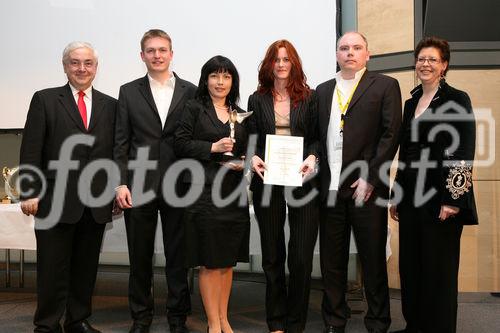 (C) fotodienst/Anna Rauchenberger - Wien, 9.4.2008 - 23.Internationale Wirtschaftsfilmtage: 64 Spitzen-Produktionen des Wirtschaftsfilms aus Österreich, Deutschland, der Schweiz, Liechtenstein und Südtirol im Ringen um den 'Grand Prix Victoria' als bester Wirtschaftsfilm. FOTO: Gen.Dir.Dr. Walter Rothensteiner (RZB, li), Staatssekretärin im BMWA Christine Marek (re), Livia Pötter (Lufthansa Technik AG) Arndt Neckermann (Produzent, Gesellschafter Greb + Neckermann) und Stefanie Greb (Regisseurin, Produzentin, Gesellschafter Greb + Neckermann), Thorsten Hinck (Greb + Neckermann)