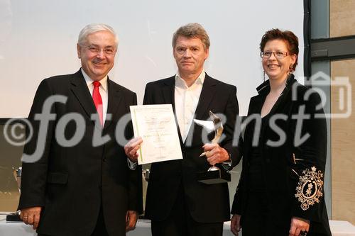 (C) fotodienst/Anna Rauchenberger - Wien, 9.4.2008 - 23.Internationale Wirtschaftsfilmtage: 64 Spitzen-Produktionen des Wirtschaftsfilms aus Österreich, Deutschland, der Schweiz, Liechtenstein und Südtirol im Ringen um den 'Grand Prix Victoria' als bester Wirtschaftsfilm. FOTO: Gen.Dir.Dr. Walter Rothensteiner (RZB, li), Staatssekretärin im BMWA Christine Marek (re), Klaus Erich Küster