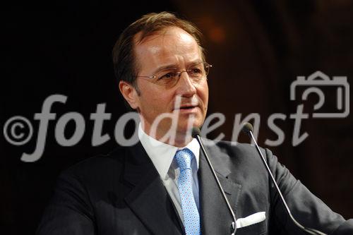 Am 1. April luden BILLA und der führende österreichische Strategie,-und Controllingberater Contrast Management-Consulting zu einem Management-Cercle ins Palais Ferstel ein.
Mag.Thomas Plötzeneder (Gehrer-Plötzeneder Managing Partner DDWS - Corporate Advisors)
©fotodienst/Nadine Bargad