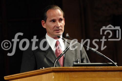 Am 1. April luden BILLA und der führende österreichische Strategie,-und Controllingberater Contrast Management-Consulting zu einem Management-Cercle ins Palais Ferstel ein.
Mag.Josef Siess (Vorstandsdirektor, BILLA AG)
©fotodienst/Nadine Bargad