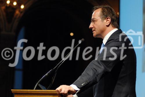 Am 1. April luden BILLA und der führende österreichische Strategie,-und Controllingberater Contrast Management-Consulting zu einem Management-Cercle ins Palais Ferstel ein.
Mag.Thomas Plötzeneder (Gehrer-Plötzeneder Managing Partner DDWS - Corporate Advisors)
©fotodienst/Nadine Bargad