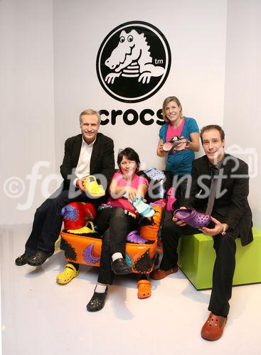 (C) fotodienst/Anna Rauchenberger - Wien 14.03.2008  - CROCS eröffnet eine neue Filiale in der Shopping City Süd in Vösendorf. FOTO: Crocs Österreich Geschäftsführer Ernst Widmann mit Familie.