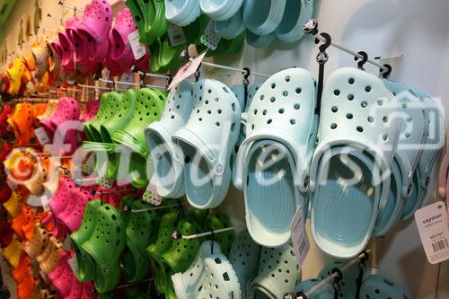 (C) fotodienst/Anna Rauchenberger - Wien 14.03.2008  - CROCS eröffnet eine neue Filiale in der Shopping City Süd in Vösendorf. 