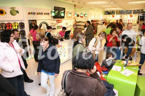 (C) fotodienst/Anna Rauchenberger - Wien 14.03.2008  - CROCS eröffnet eine neue Filiale in der Shopping City Süd in Vösendorf. 